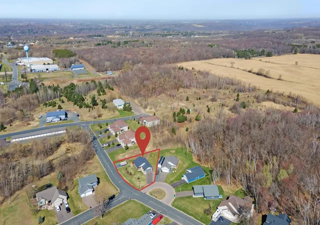 2nd image of 1302 Greentree Dr, Saint Croix Falls, WI 54024 | MLS# 7133008