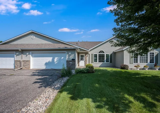 Photo 1 of Single family home for sale at 122 Oxford Path, Mankato, MN 56001 | MLS# 7133019 | Listing updated on 2026-09-03