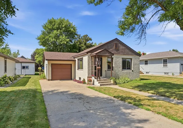 1st image of 409 Main St N, Sauk Centre, MN 56378 | MLS# 7133035