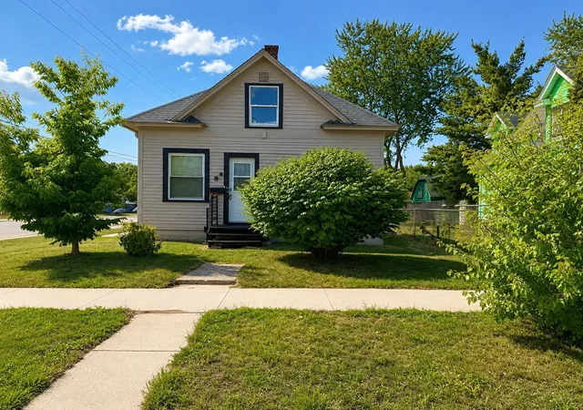 Photo 2 of Single family home for sale at 303 20Th Ave N, Saint Cloud, MN 56303 | MLS# 7133049 | Listing updated on 2026-10-28