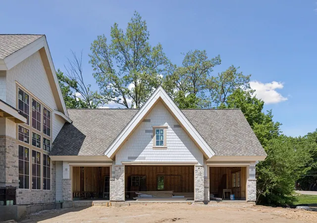 Photo 3 of Single family home for sale at 4485 N Shore Dr, Orono, MN 55364 | MLS# 7133069 | Listing updated on 2026-09-22