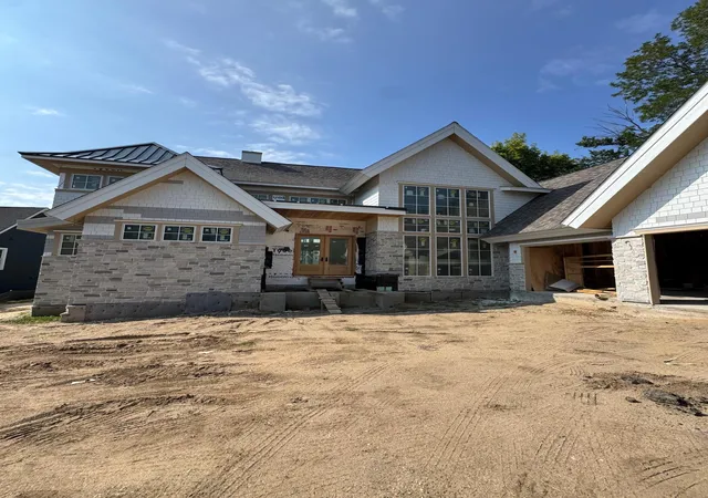 Photo 4 of Single family home for sale at 4485 N Shore Dr, Orono, MN 55364 | MLS# 7133069 | Listing updated on 2026-09-22