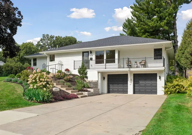 1st image of 5724 Code Ave, Edina, MN 55436 | MLS# 7133077