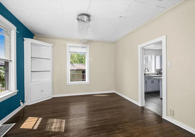Photo 3 of Single family home for sale at 125 N 28th Ave W, Duluth, MN 55806 | MLS# 7133079 | Listing updated on 2026-09-03