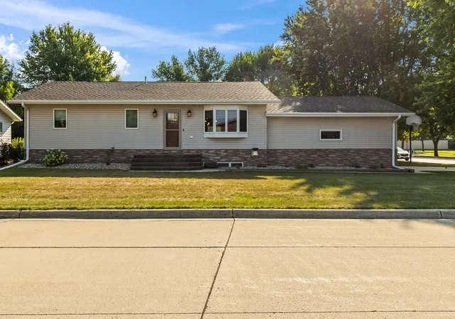 Photo 2 of Sale Pending at 201 12th Ave Nw, Pipestone, MN 56164 | MLS# 7133089 | Listing updated on 2026-09-16