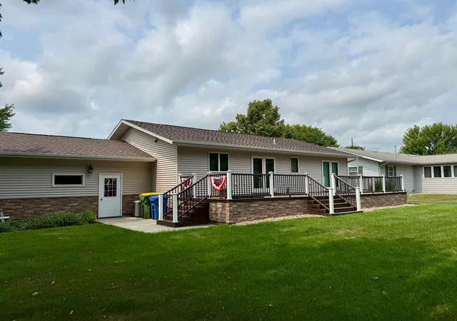 3rd image of 201 12Th Ave Nw, Pipestone, MN 56164 | MLS# 7133089