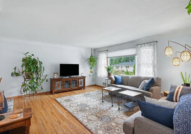 Photo 3 of Sale Pending at 452 Howard St N, Saint Paul, MN 55119 | MLS# 7133098 | Listing updated on 2026-09-01