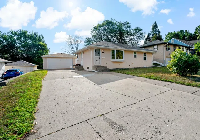 Photo 2 of Single family home for sale at 407 12th Ave S, South Saint Paul, MN 55075 | MLS# 7133100 | Listing updated on 2026-09-28