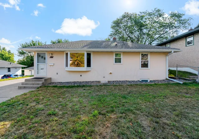 Photo 3 of Single family home for sale at 407 12th Ave S, South Saint Paul, MN 55075 | MLS# 7133100 | Listing updated on 2026-09-28