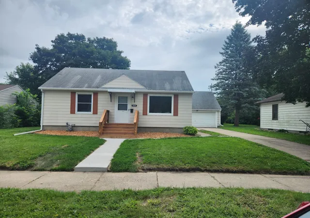 1st image of 1806 2nd St Ne, Austin, MN 55912 | MLS# 7133106