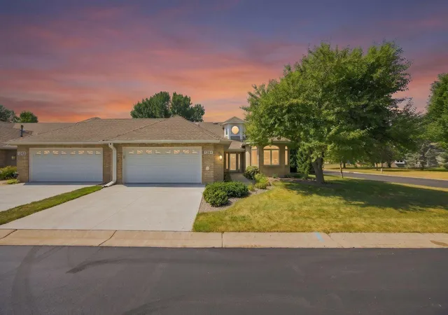Photo 1 of Sale Pending at 1264 Silverthorn Dr, Shoreview, MN 55126 | MLS# 7133152 | Listing updated on 2026-09-03