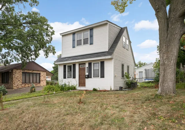 Photo 2 of Sale Pending at 3540 Noble Ave N, Crystal, MN 55422 | MLS# 7133160 | Listing updated on 2026-09-04