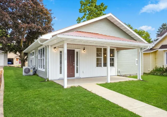 Photo 2 of Single family home for sale at 214 Amundson St N, Amery, WI 54001 | MLS# 7133161 | Listing updated on 2026-08-28
