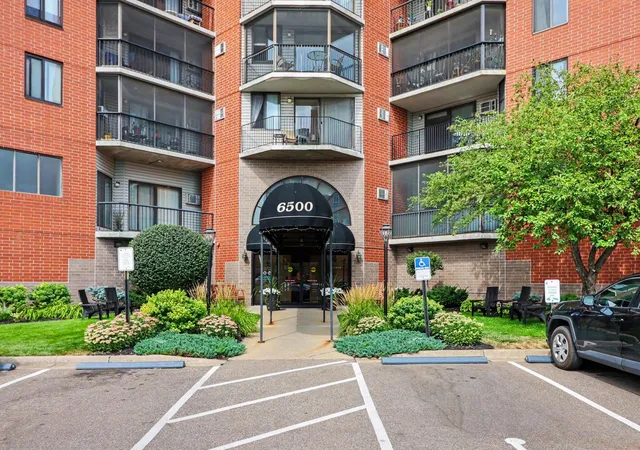 1st image of 6500 Woodlake Dr #506, Richfield, MN 55423 | MLS# 7133165