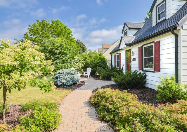 Photo 2 of Single family home for sale at 2641 Kentucky Ave S, Minneapolis, MN 55426 | MLS# 7133172 | Listing updated on 2026-10-15