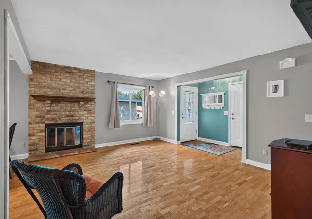 4th image of 16614 Terrey Pine Dr, Eden Prairie, MN 55347 | MLS# 7133175