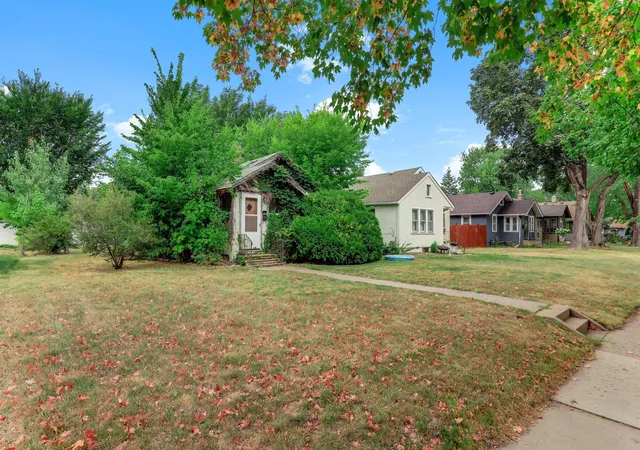 Photo 2 of Sale Pending at 4039 Upton Ave N, Minneapolis, MN 55412 | MLS# 7133204 | Listing updated on 2026-10-13