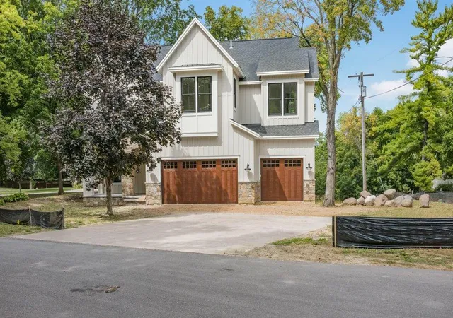 Photo 1 of Mansion for sale at 3271 Casco Cir, Orono, MN 55391 | MLS# 7133207 | Listing updated on 2026-09-01