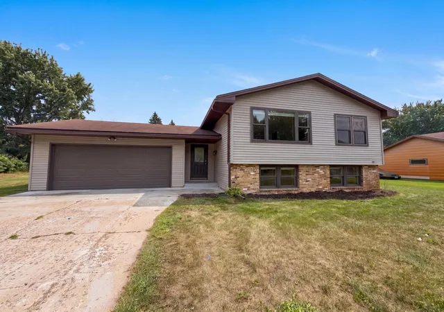1st image of 14025 Partridge St Nw, Andover, MN 55304 | MLS# 7133229