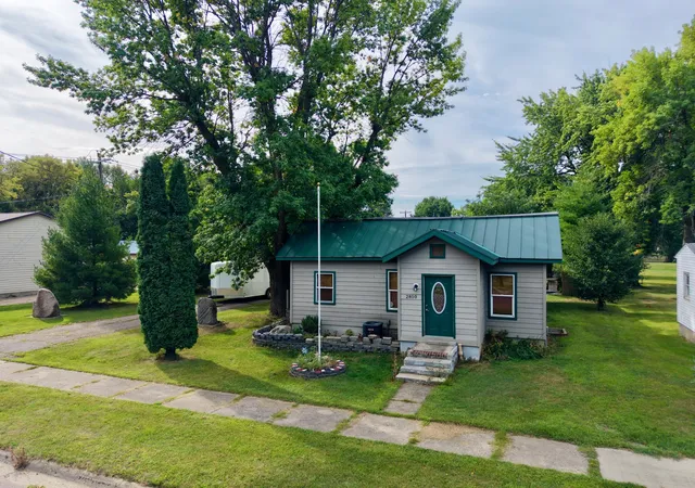Photo 2 of Sale Pending at 2810 Mill St, Slayton, MN 56172 | MLS# 7133241 | Listing updated on 2026-09-03