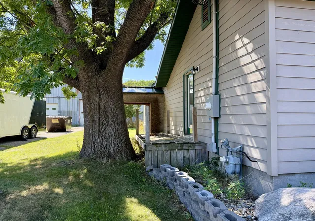 Photo 4 of Sale Pending at 2810 Mill St, Slayton, MN 56172 | MLS# 7133241 | Listing updated on 2026-09-03