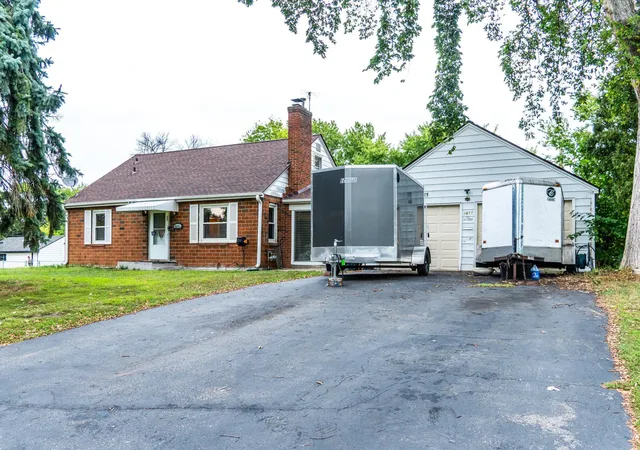 Photo 3 of Single family home for sale at 8611 1st Avenue S, Minneapolis, MN 55420 | MLS# 7133251 | Listing updated on 2026-09-12