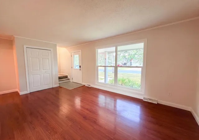 Photo 3 of Single family home for sale at 868 Wescott Sq, Eagan, MN 55123 | MLS# 7133255 | Listing updated on 2026-08-26