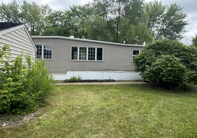 Photo 4 of Single family home for sale at 143 Judith Dr, Chaska, MN 55318 | MLS# 7133272 | Listing updated on 2026-09-25