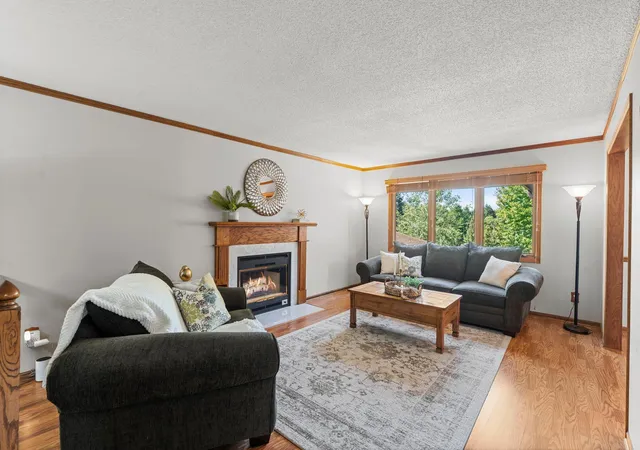 Photo 3 of Sale Pending at 25870 Skyline Cir, Elko New Market, MN 55020 | MLS# 7133275 | Listing updated on 2026-09-19