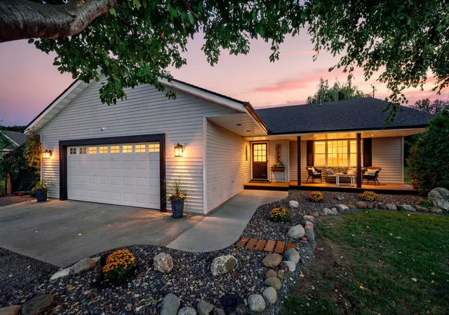 Photo 2 of Sale Pending at 31795 Lakeway Dr Ne, Cambridge, MN 55008 | MLS# 7133288 | Listing updated on 2026-09-21