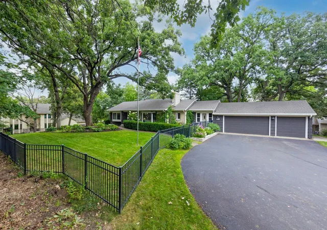 Photo 2 of Sale Pending at 7030 Donlea Ln, Eden Prairie, MN 55346 | MLS# 7133298 | Listing updated on 2026-09-05