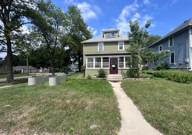 Photo 1 of Single family home for sale at 903 1st St Se, Rochester, MN 55904 | MLS# 7133303 | Listing updated on 2026-08-26