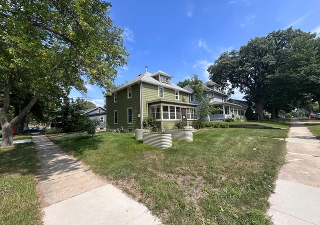 Photo 2 of Single family home for sale at 903 1st St Se, Rochester, MN 55904 | MLS# 7133303 | Listing updated on 2026-08-26