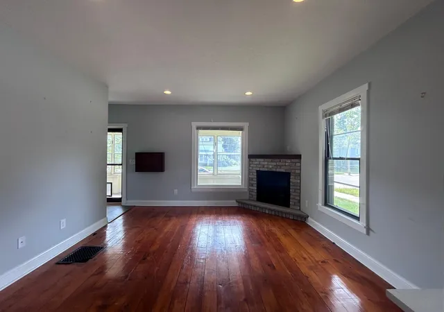 Photo 4 of Single family home for sale at 903 1St St Se, Rochester, MN 55904 | MLS# 7133303 | Listing updated on 2026-08-26
