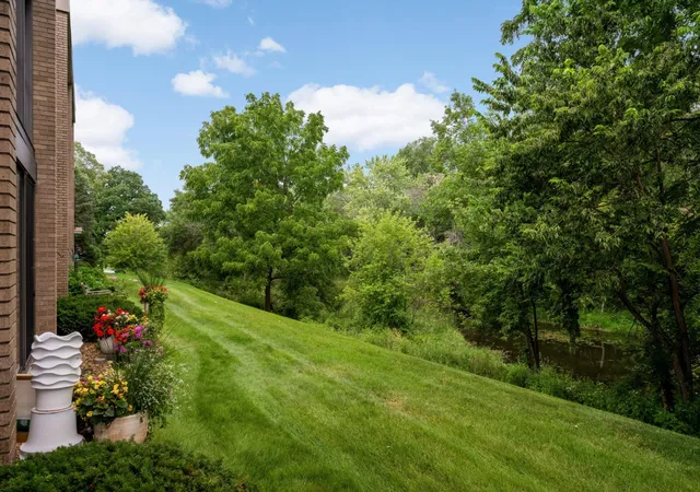 Photo 3 of Sale Pending at 4350 Brookside Ct #115, Edina, MN 55436 | MLS# 7133306 | Listing updated on 2026-10-07