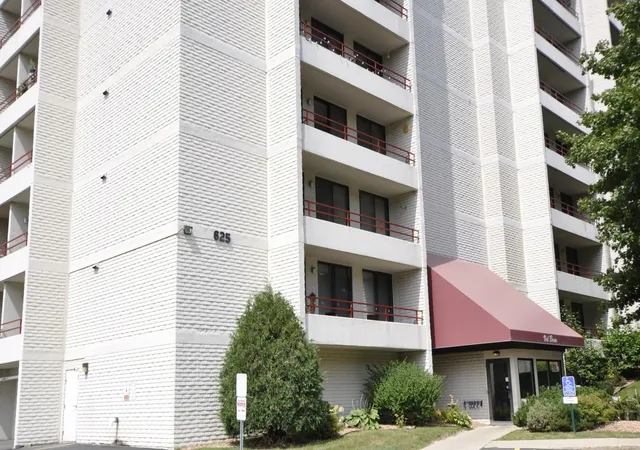 1st image of 625 19th St Nw #305, Rochester, MN 55901 | MLS# 7133317