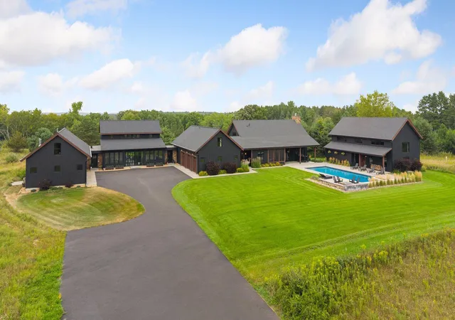 Photo 3 of Single family home for sale at 14320 30Th St S, Afton, MN 55001 | MLS# 7133328 | Listing updated on 2026-09-17