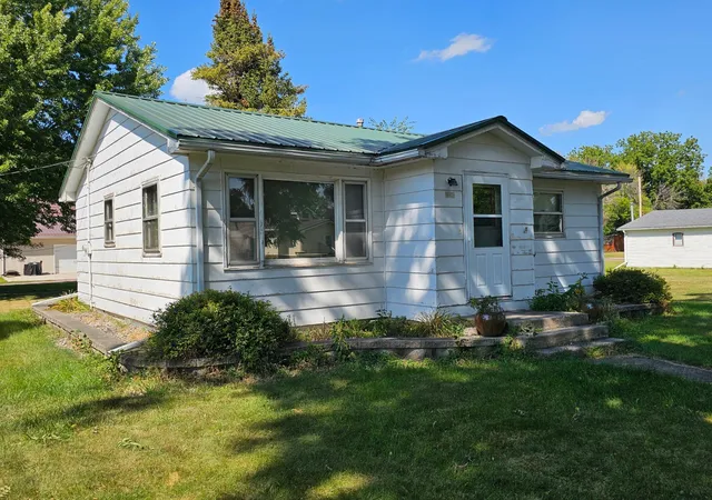 2nd image of 204 5th Ave W, Lamberton, MN 56152 | MLS# 7133367