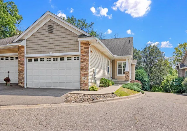 1st image of 198 Thompson Ave E, West Saint Paul, MN 55118 | MLS# 7133374