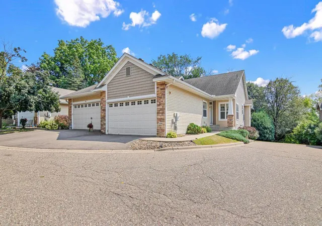 34th image of 198 Thompson Ave E, West Saint Paul, MN 55118 | MLS# 7133374