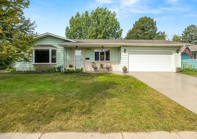 Photo 1 of Single family home for sale at 2503 14th St S, Moorhead, MN 56560 | MLS# 7133387 | Listing updated on 2026-08-30