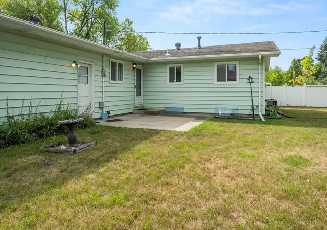 Photo 3 of Sale Pending at 2503 14Th St S, Moorhead, MN 56560 | MLS# 7133387 | Listing updated on 2026-10-15