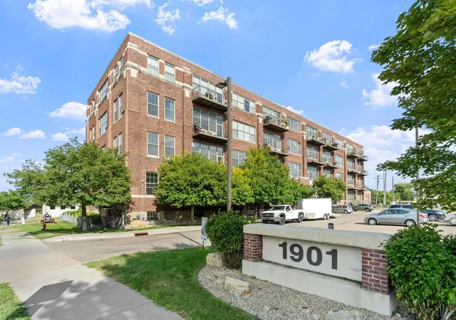 1st image of 1901 E Hennepin Ave #105, Minneapolis, MN 55413 | MLS# 7133388