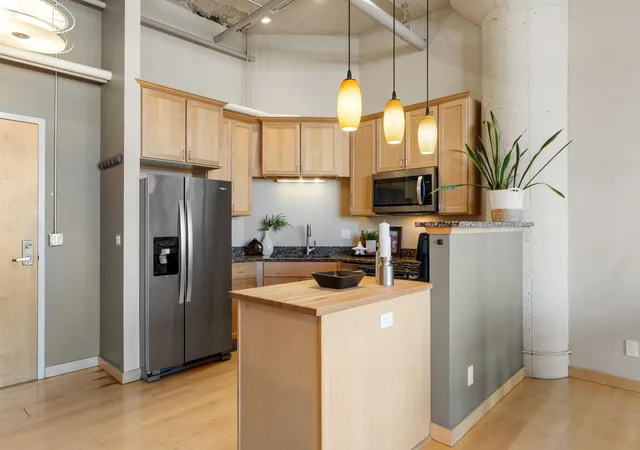 2nd image of 1901 E Hennepin Ave #105, Minneapolis, MN 55413 | MLS# 7133388