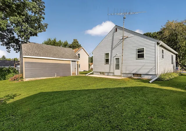 18th image of 310 E Main St, Brownsdale, MN 55918 | MLS# 7133391