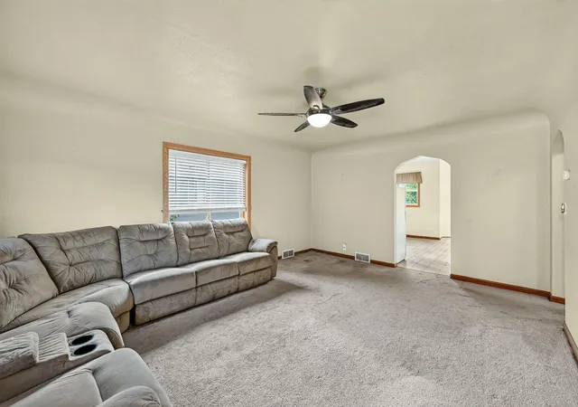 4th image of 310 E Main St, Brownsdale, MN 55918 | MLS# 7133391