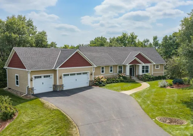 Photo 1 of Sale Pending at 1784 86th Ct E, Inver Grove Heights, MN 55077 | MLS# 7133408 | Listing updated on 2026-10-08