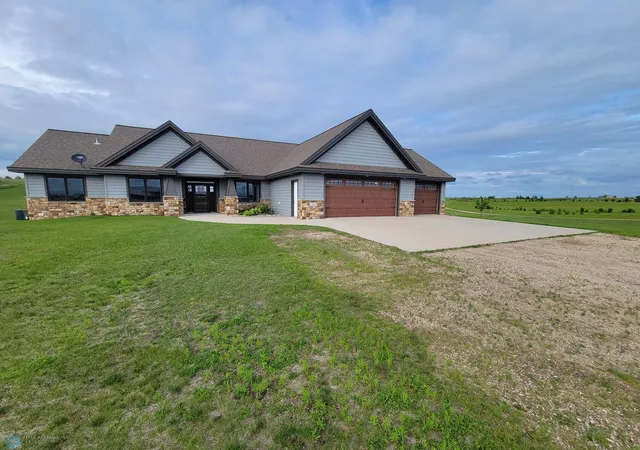 Photo 2 of Single family home for sale at 11003 Eagles Nest Ct, Audubon, MN 56511 | MLS# 7133409 | Listing updated on 2026-09-04