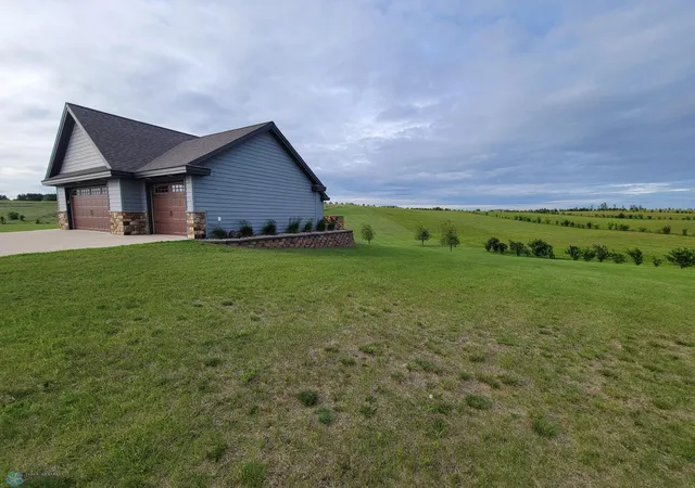 Photo 3 of Single family home for sale at 11003 Eagles Nest Ct, Audubon, MN 56511 | MLS# 7133409 | Listing updated on 2026-09-04