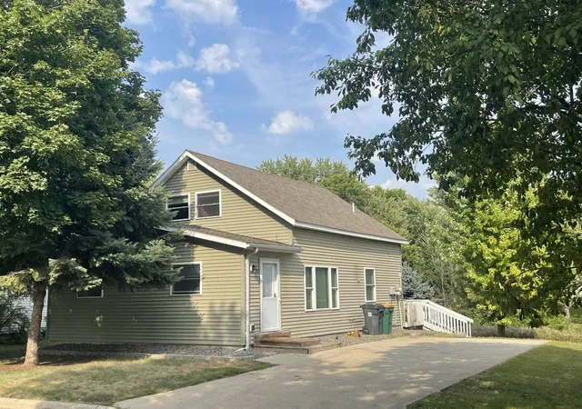 Photo 3 of Single family home for sale at 108 S Harold St, Ivanhoe, MN 56142 | MLS# 7133421 | Listing updated on 2026-09-12